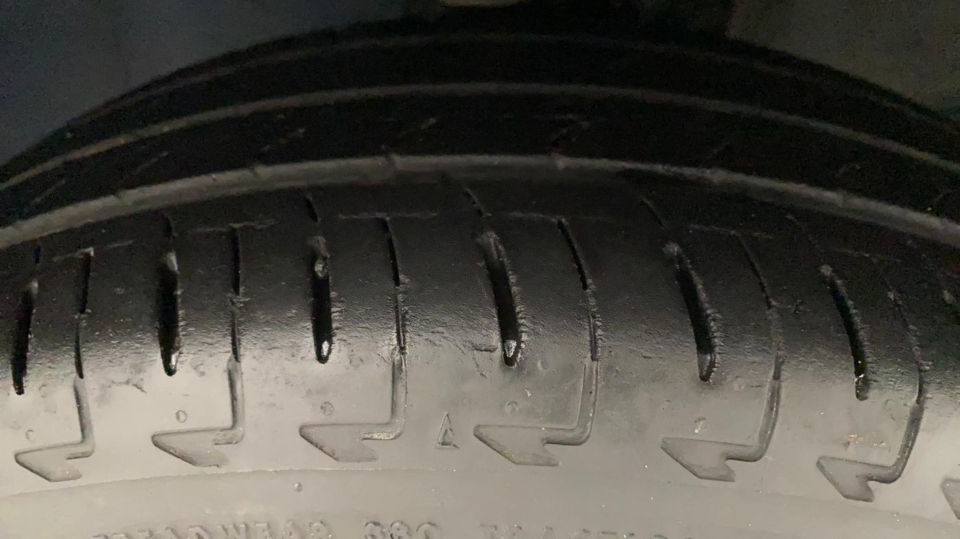 2017 Maruti IGNIS ALPHA 1.2, Petrol, Manual, 15,175 km, Right Front Tyre Tread