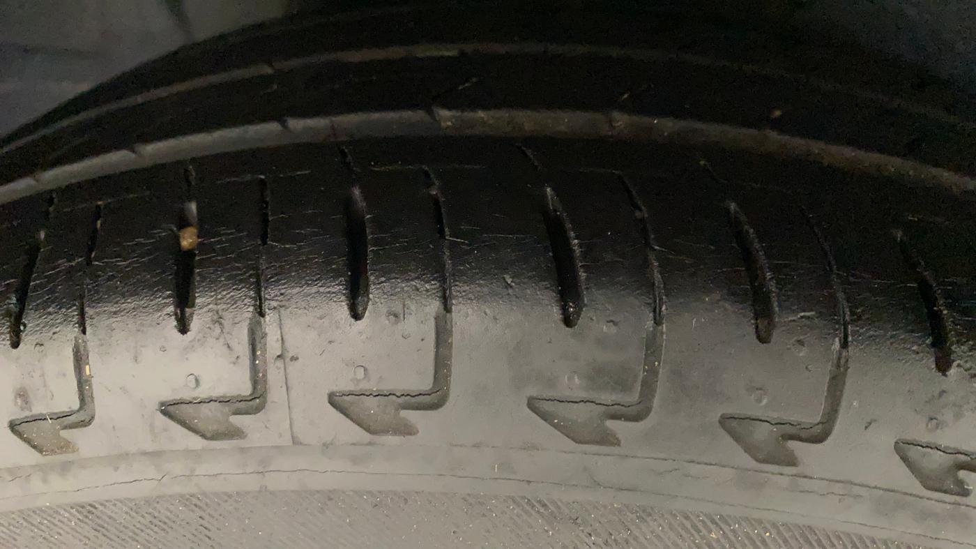 2017 Maruti IGNIS ALPHA 1.2, Petrol, Manual, 15,175 km, Right Rear Tyre Tread