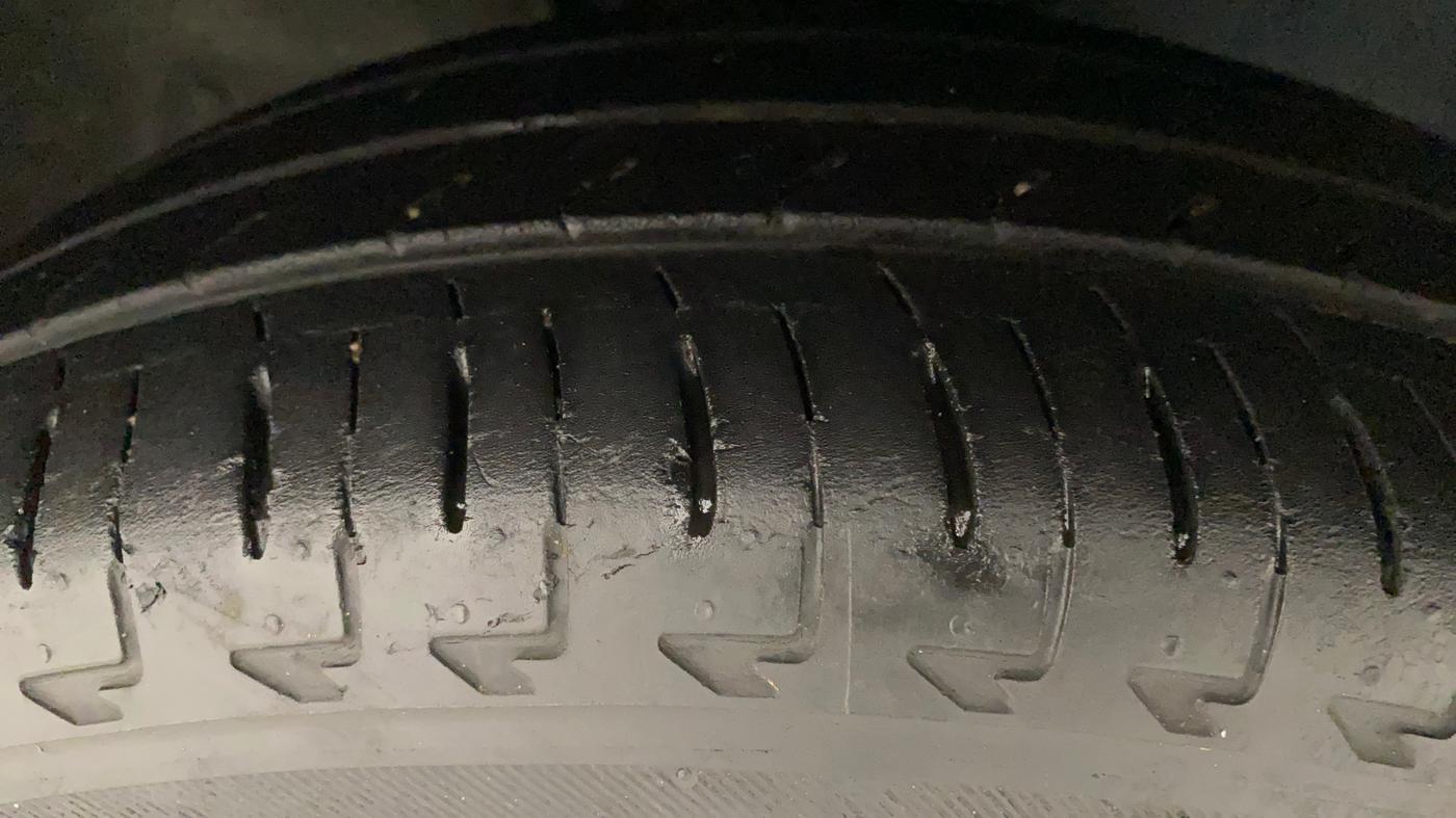 2017 Maruti IGNIS ALPHA 1.2, Petrol, Manual, 15,175 km, Left Front Tyre Tread