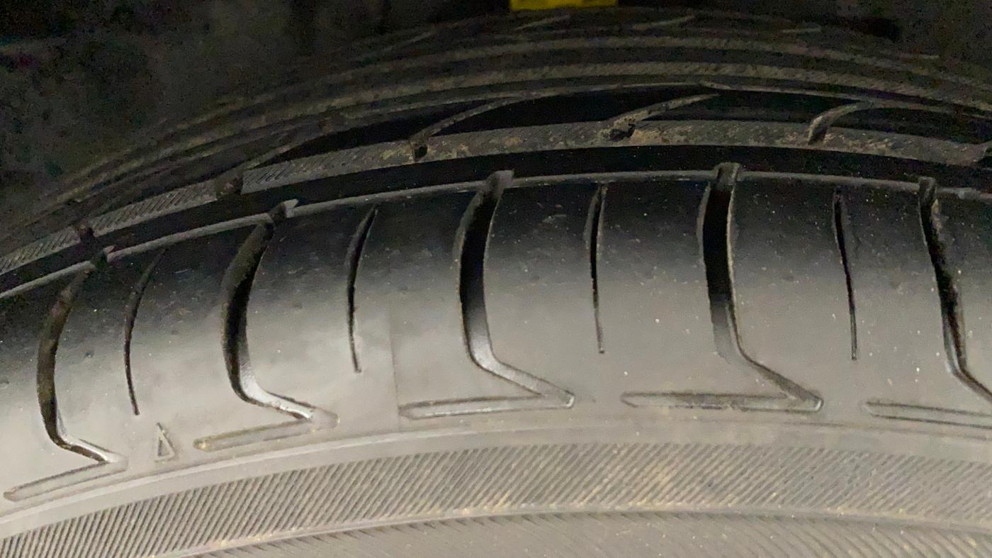 2018 Ford Ecosport TITANIUM 1.0L ECOBOOST SPORTS(SUNROOF), Petrol, Manual, 99,201 km, Right Front Tyre Tread