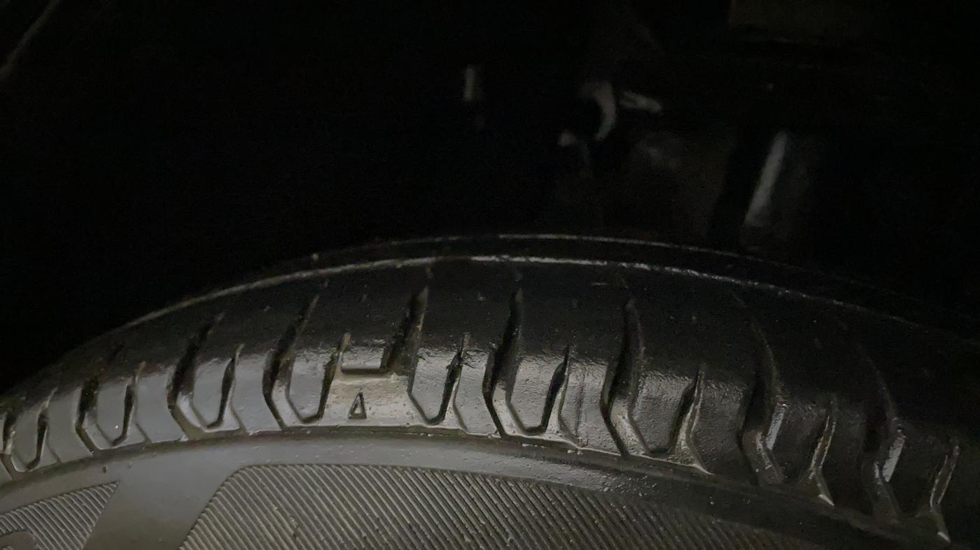2022 Tata ALTROZ XE PETROL, Petrol, Manual, 51,889 km, Right Front Tyre Tread