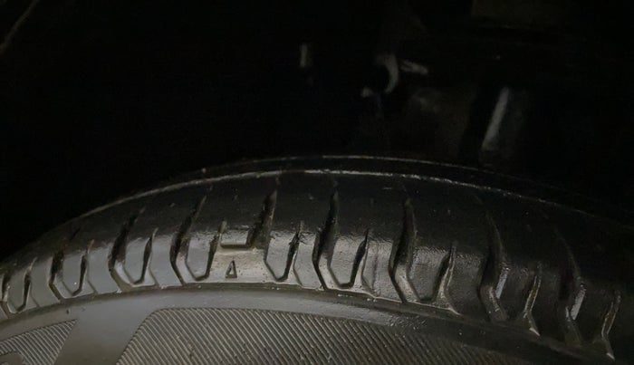 2022 Tata ALTROZ XE PETROL, Petrol, Manual, 51,889 km, Right Front Tyre Tread