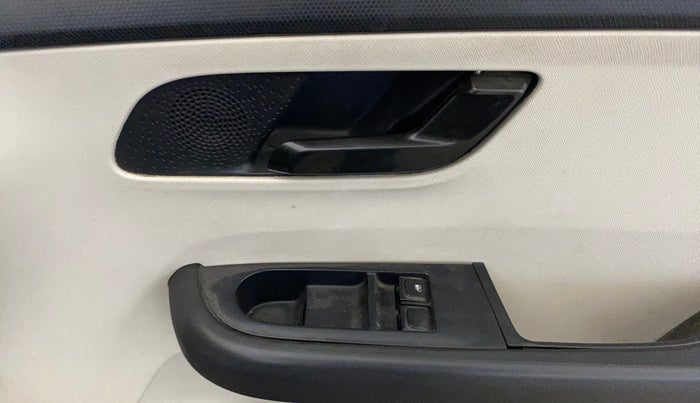 2022 Tata ALTROZ XE PETROL, Petrol, Manual, 51,889 km, Driver Side Door Panels Control