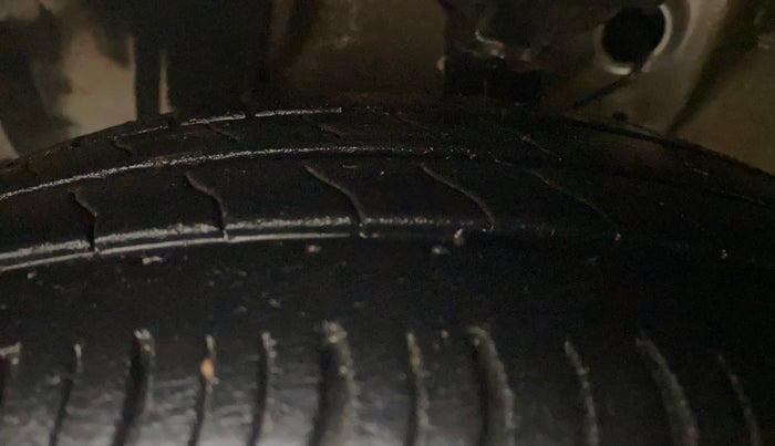 2022 Maruti New Wagon-R VXI 1.0 AMT, Petrol, Automatic, 26,262 km, Left Front Tyre Tread