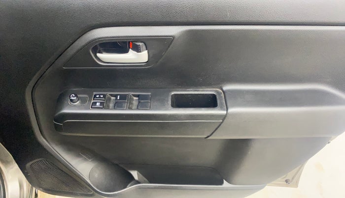 2022 Maruti New Wagon-R VXI 1.0 AMT, Petrol, Automatic, 26,262 km, Driver Side Door Panels Control