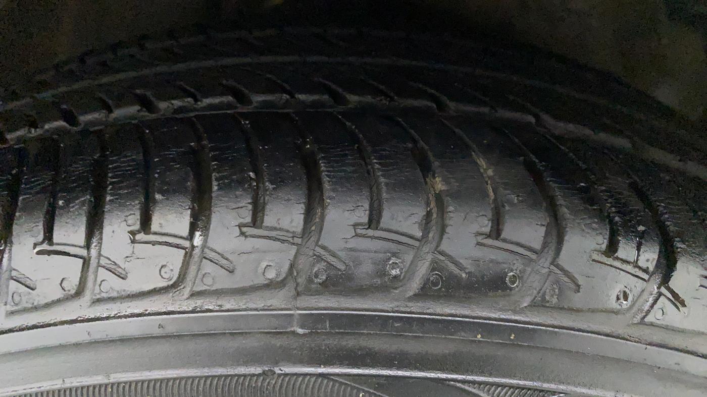 2016 Maruti Celerio VXI AGS, Petrol, Automatic, 44,200 km, Right Front Tyre Tread