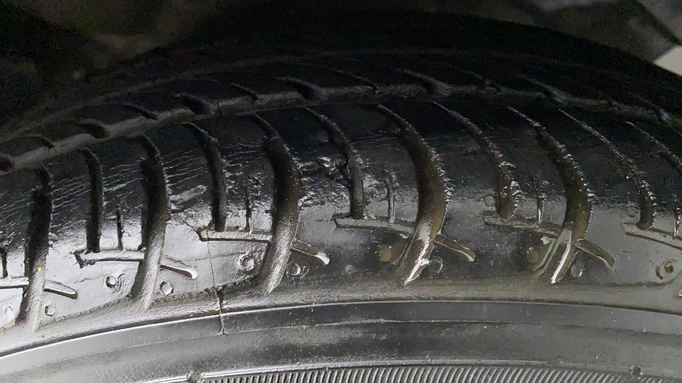 2016 Maruti Celerio VXI AGS, Petrol, Automatic, 44,200 km, Left Rear Tyre Tread