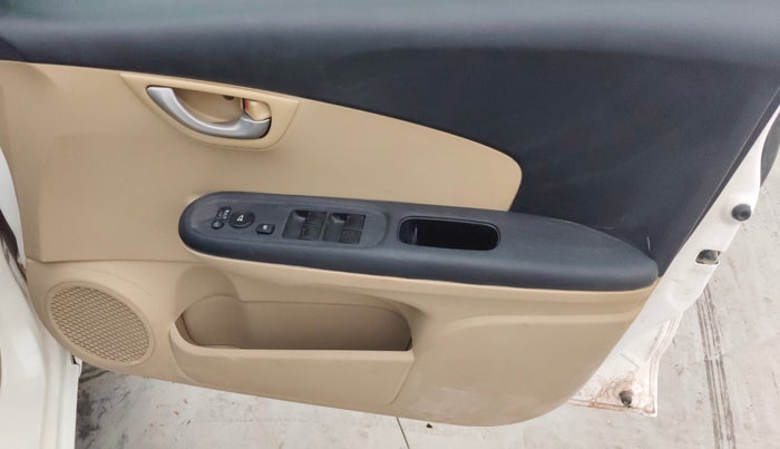 2014 Honda Brio VX AT, Petrol, Automatic, 53,387 km, Driver Side Door Panels Control