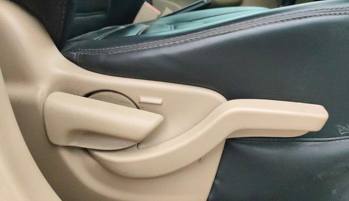 2014 Honda Brio VX AT, Petrol, Automatic, 53,387 km, Driver Side Adjustment Panel