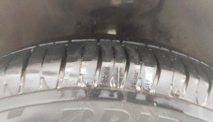 2014 Honda Brio VX AT, Petrol, Automatic, 53,387 km, Right Front Tyre Tread