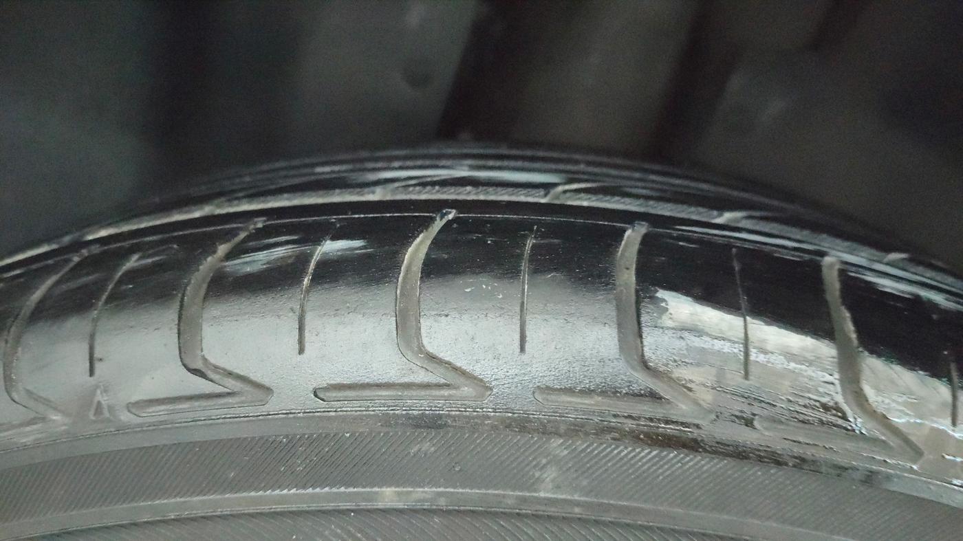 2020 MG HECTOR PLUS SHARP 1.5 PETROL TURBO DCT 6-STR, Petrol, Automatic, 1,09,446 km, Right Rear Tyre Tread