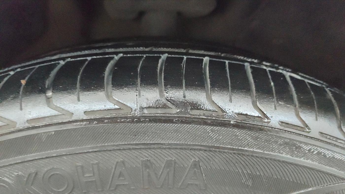 2020 MG HECTOR PLUS SHARP 1.5 PETROL TURBO DCT 6-STR, Petrol, Automatic, 1,09,446 km, Right Front Tyre Tread