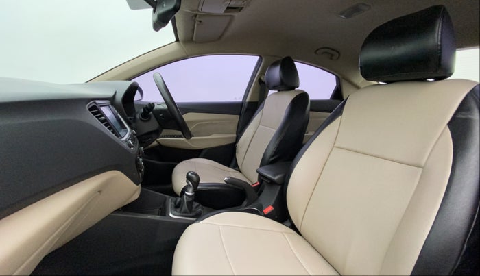 2018 Hyundai Verna 1.6 CRDI SX, Diesel, Manual, 1,02,652 km, Right Side Front Door Cabin