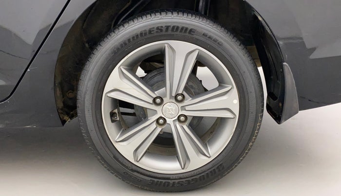 2018 Hyundai Verna 1.6 CRDI SX, Diesel, Manual, 1,02,652 km, Left Rear Wheel