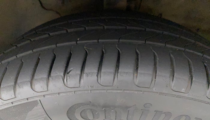 2018 Hyundai Verna 1.6 CRDI SX, Diesel, Manual, 1,02,652 km, Left Front Tyre Tread