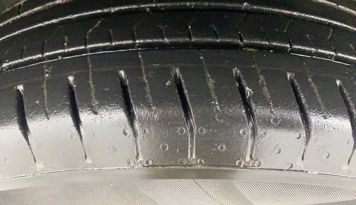 2023 Hyundai VENUE SX 1.2 PETROL, Petrol, Manual, 17,044 km, Left Front Tyre Tread