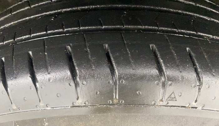 2023 Hyundai VENUE SX 1.2 PETROL, Petrol, Manual, 17,044 km, Right Front Tyre Tread