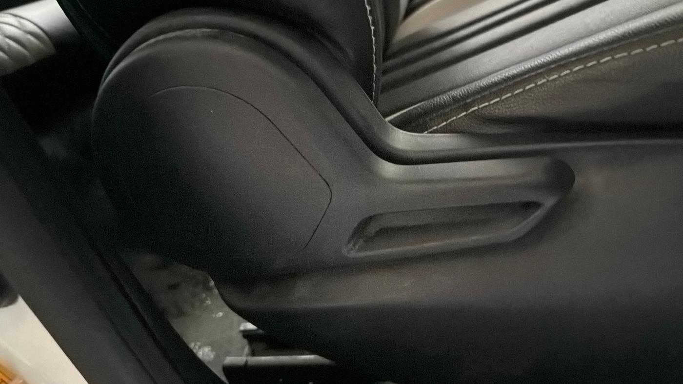 2023 Tata Tiago XM CNG, CNG, Manual, 52,858 km, Driver Side Adjustment Panel