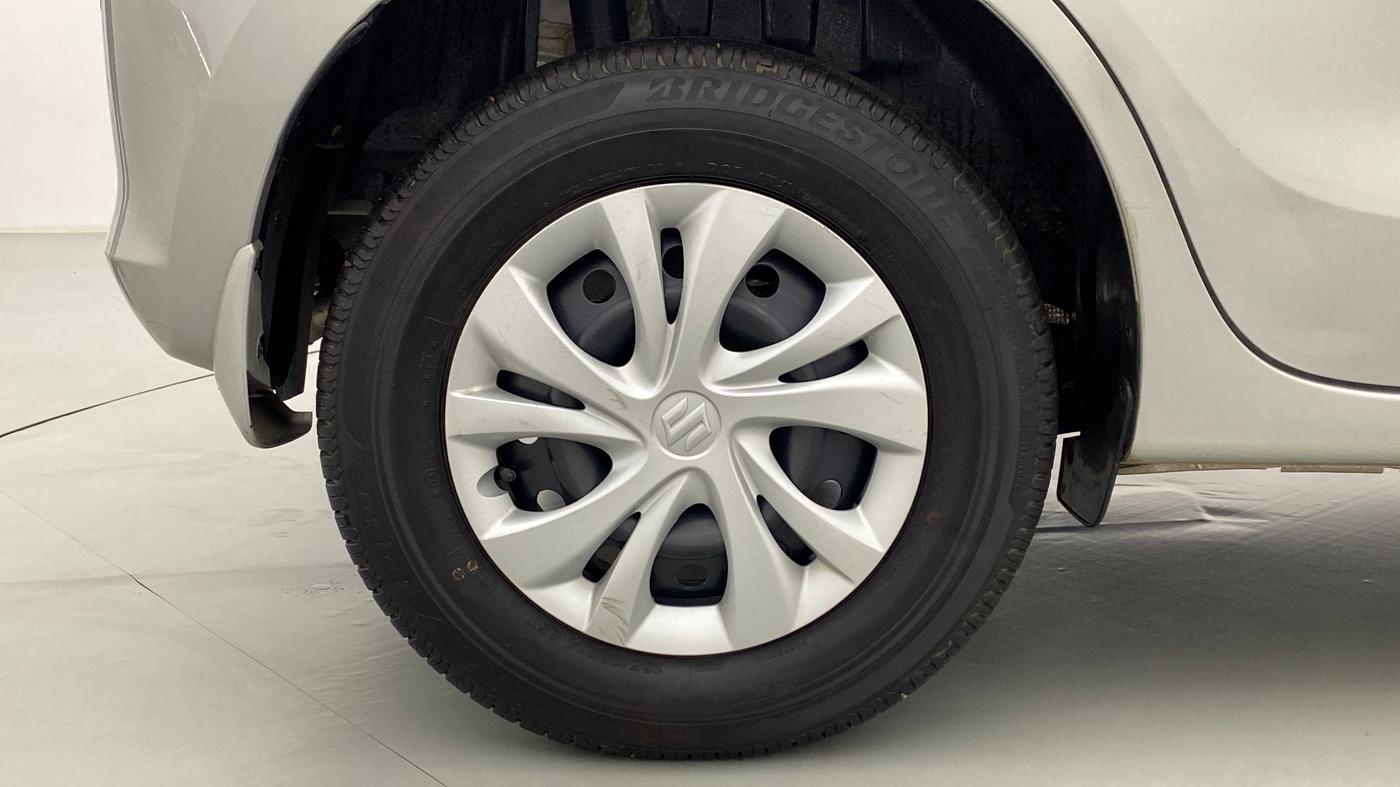 2021 Maruti Swift VXI D, Petrol, Manual, 3,657 km, Right Rear Wheel