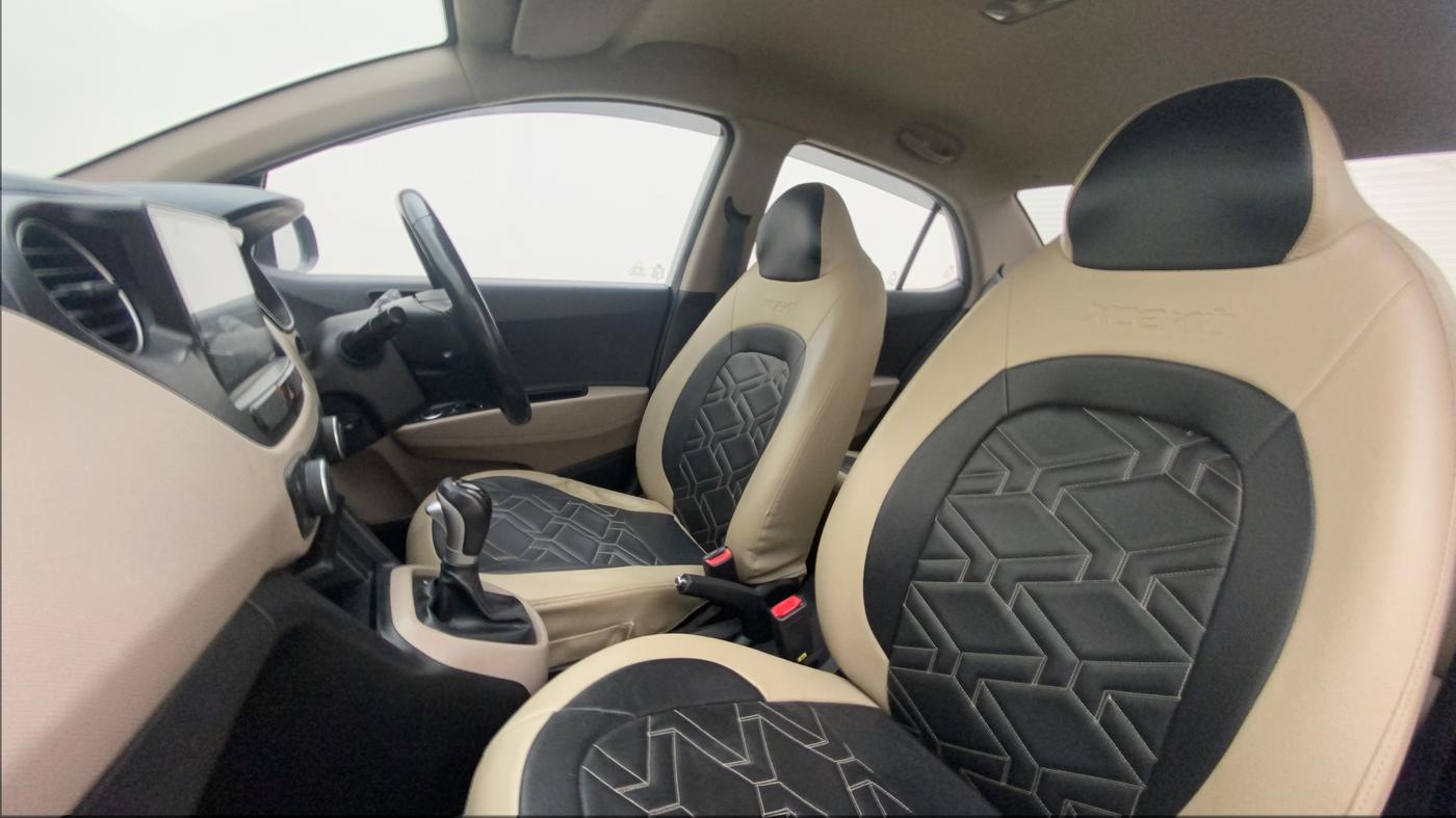 2014 Hyundai Xcent SX AT 1.2 (O), Petrol, Automatic, 73,359 km, Right Side Front Door Cabin