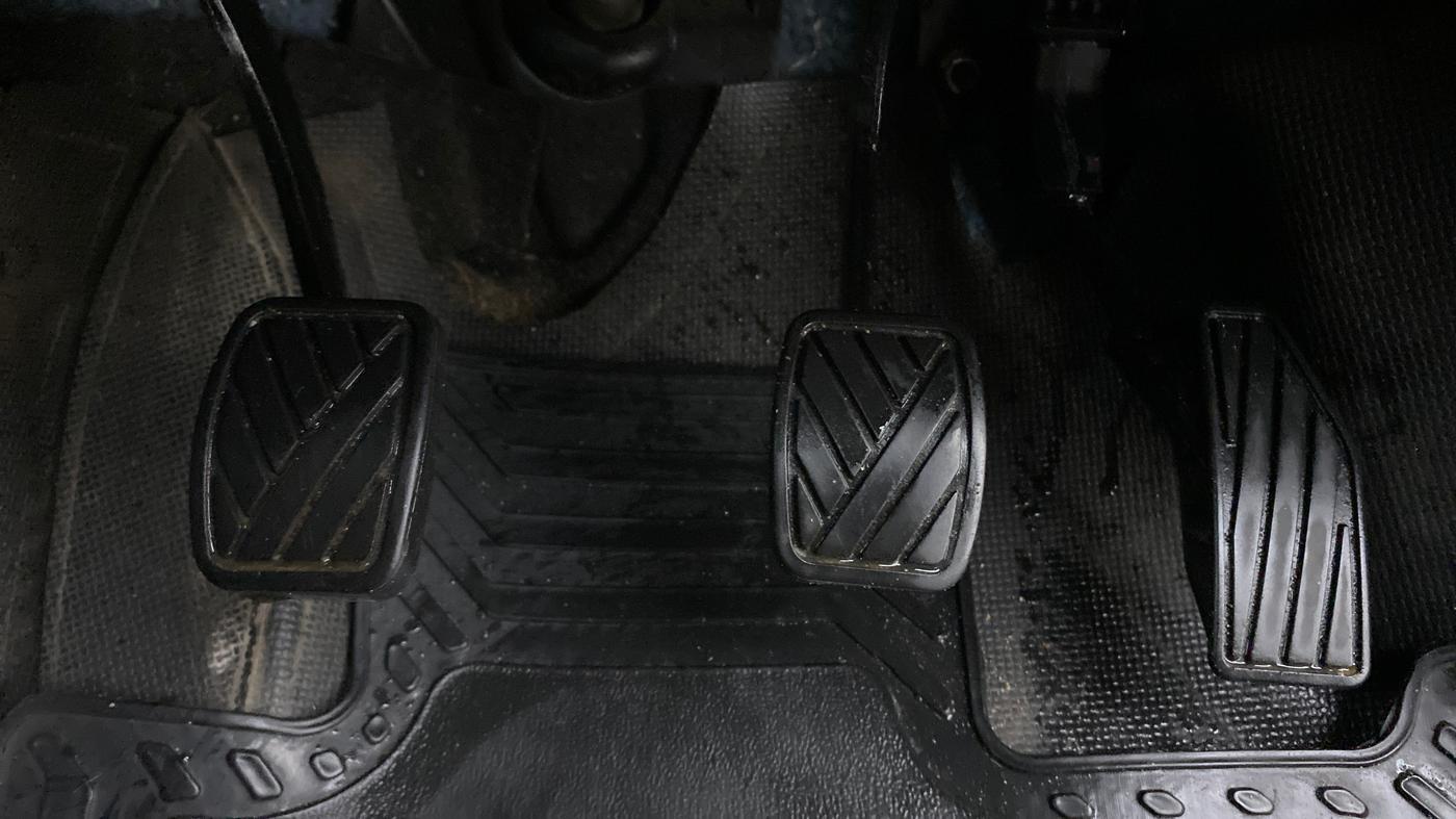 2022 Maruti Baleno DELTA PETROL 1.2, Petrol, Manual, 30,667 km, Pedals