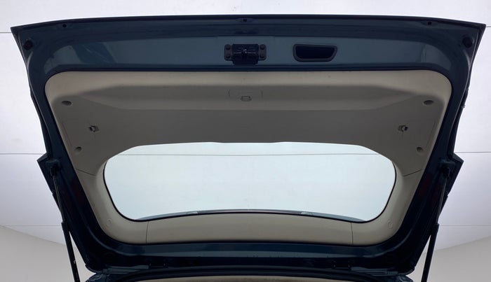 2021 Mahindra XUV300 1.2 W6 MT, Petrol, Manual, 9,823 km, Boot Door Open