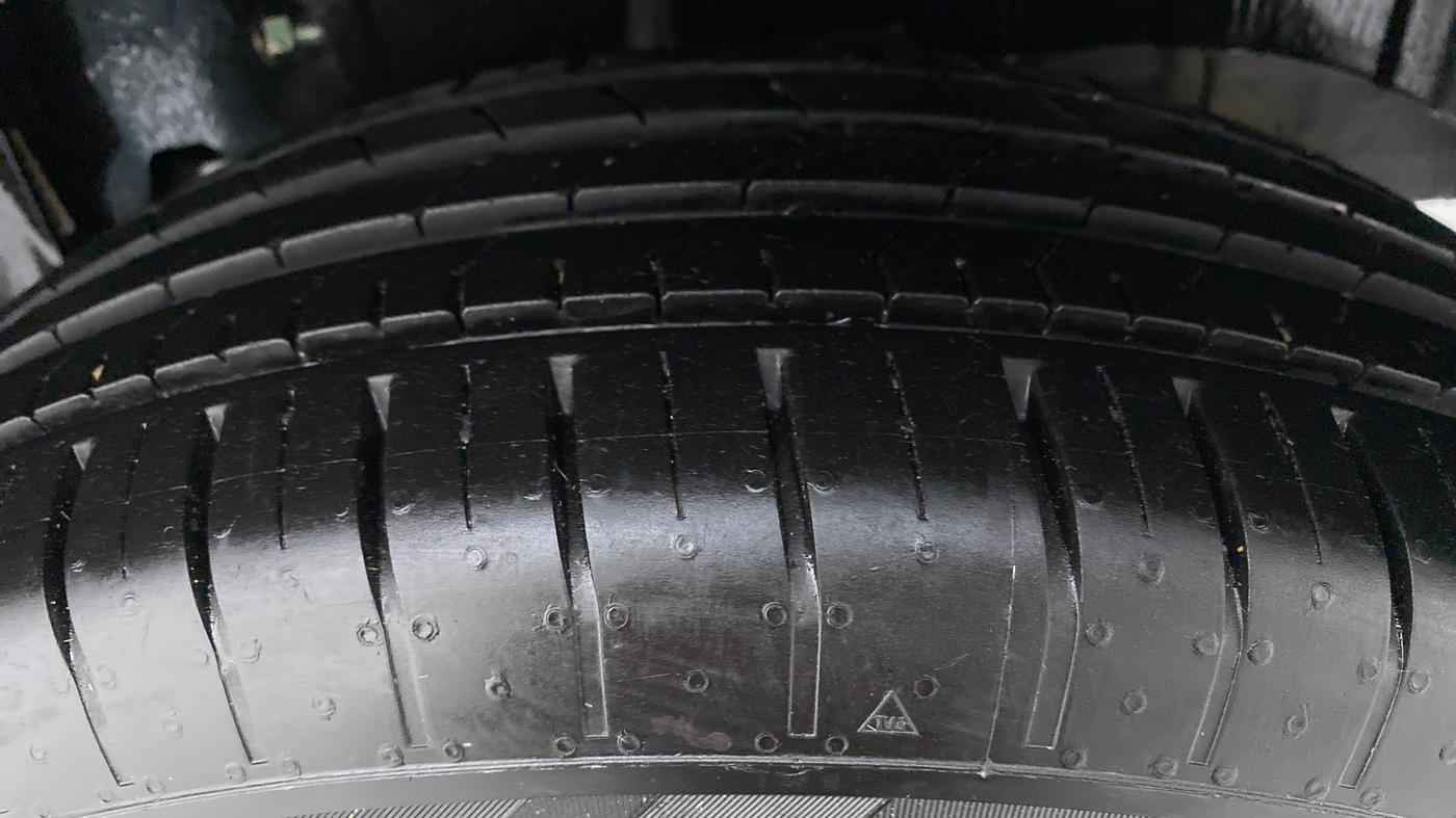 2021 Mahindra XUV300 1.2 W6 MT, Petrol, Manual, 9,823 km, Left Rear Tyre Tread