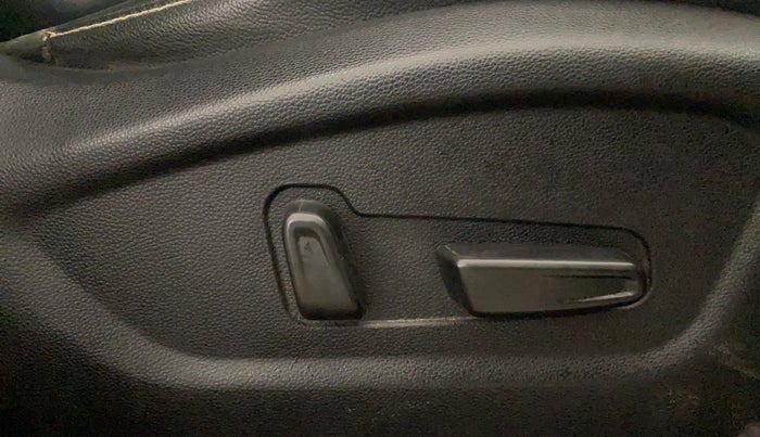 2018 Hyundai Creta SX (O) 1.6 PETROL, Petrol, Manual, 49,505 km, Driver Side Adjustment Panel