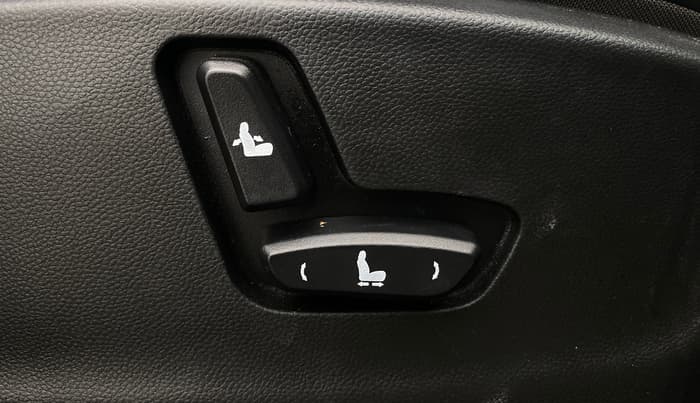 2019 MG HECTOR SHARP 2.0 DIESEL, Diesel, Manual, 72,135 km, Driver Side Adjustment Panel