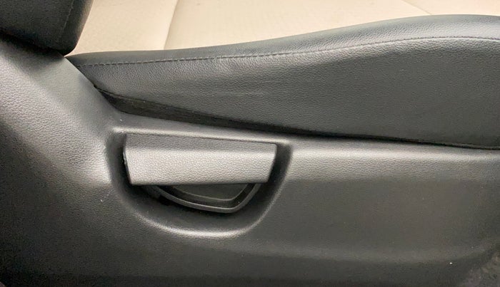2021 Hyundai NEW SANTRO SPORTZ 1.1, Petrol, Manual, 7,429 km, Driver Side Adjustment Panel