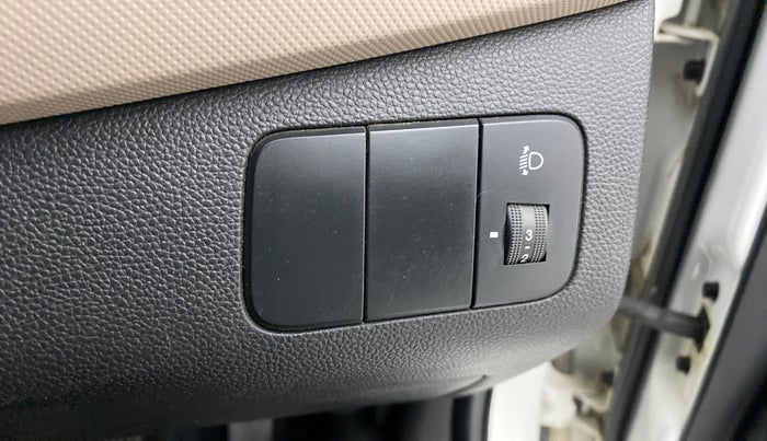 2018 Hyundai Grand i10 SPORTZ 1.2 KAPPA VTVT, Petrol, Manual, 67,181 km, Dashboard - Headlight height adjustment not working