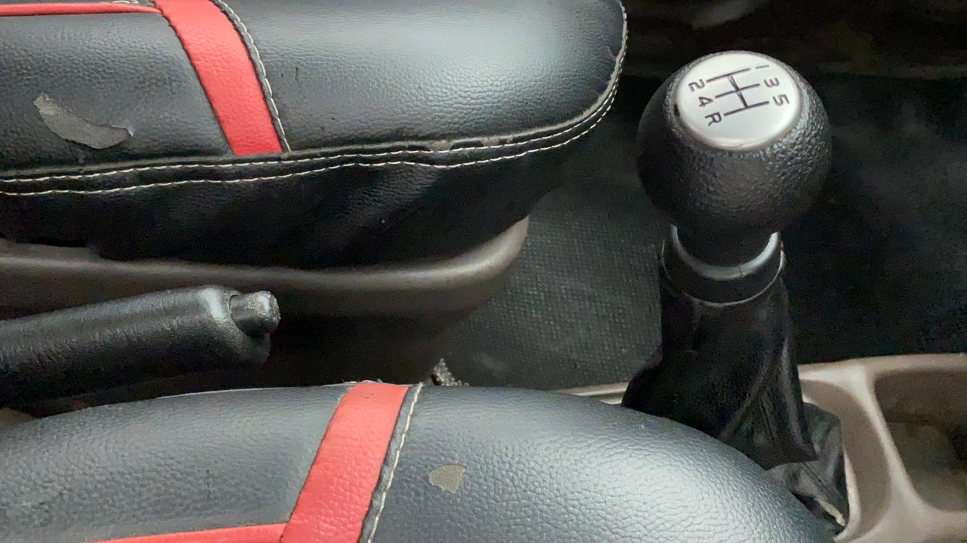2011 Maruti Zen Estilo LXI, CNG, Manual, 82,374 km, Gear Lever
