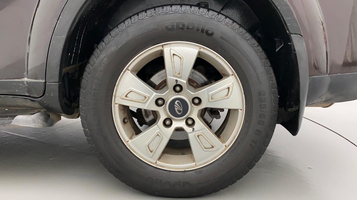 2013 Mahindra XUV500 W8, Diesel, Manual, 99,009 km, Left Rear Wheel