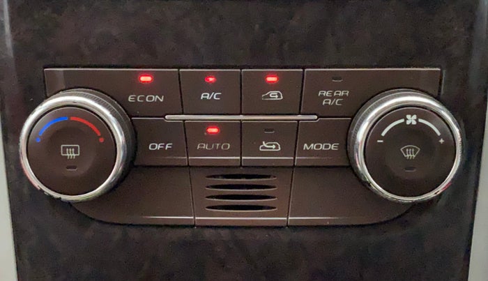 2013 Mahindra XUV500 W8, Diesel, Manual, 99,009 km, Automatic Climate Control