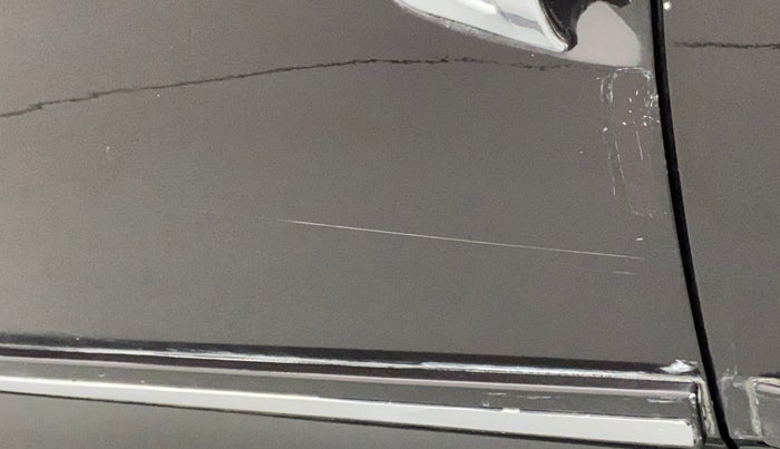 2013 Mahindra XUV500 W8, Diesel, Manual, 99,009 km, Front passenger door - Minor scratches