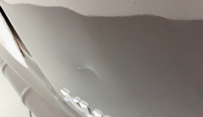 2013 Mahindra XUV500 W8, Diesel, Manual, 99,009 km, Dicky (Boot door) - Slightly dented