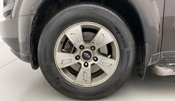 2013 Mahindra XUV500 W8, Diesel, Manual, 99,009 km, Left Front Wheel