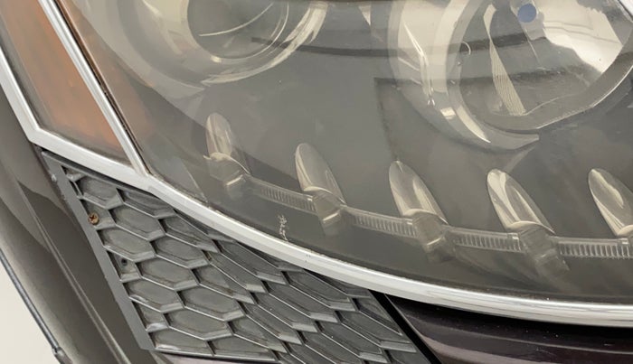 2013 Mahindra XUV500 W8, Diesel, Manual, 99,009 km, Right headlight - Minor scratches