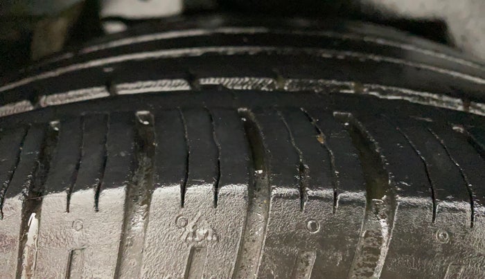 2013 Mahindra XUV500 W8, Diesel, Manual, 99,009 km, Right Rear Tyre Tread