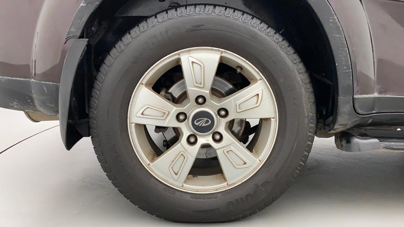 2013 Mahindra XUV500 W8, Diesel, Manual, 99,009 km, Right Rear Wheel