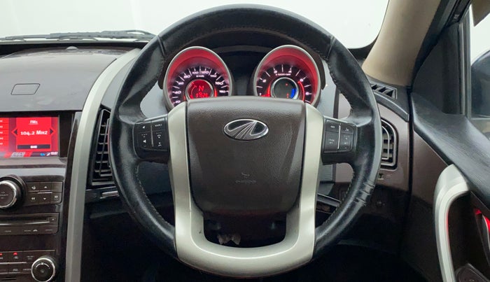 2013 Mahindra XUV500 W8, Diesel, Manual, 99,009 km, Steering Wheel Close Up