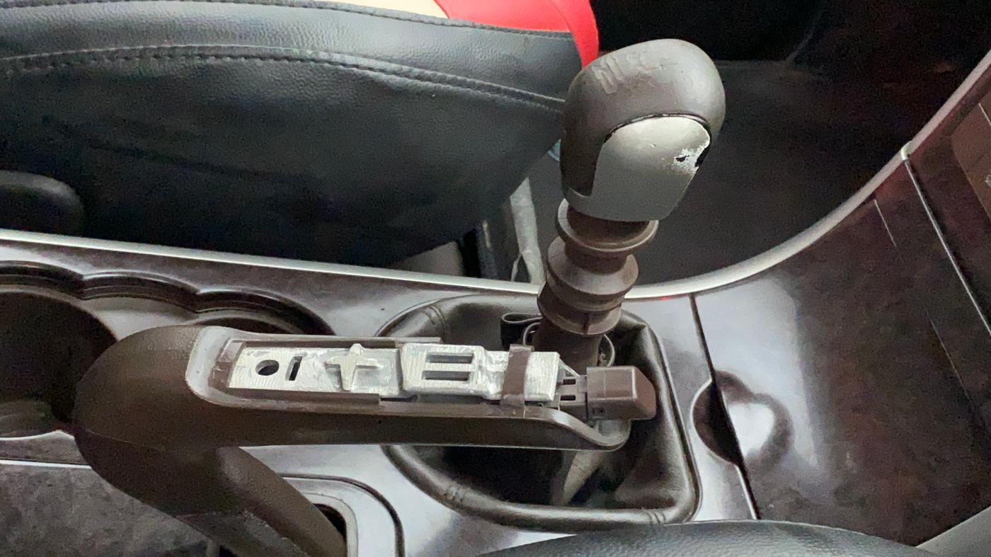2013 Mahindra XUV500 W8, Diesel, Manual, 99,009 km, Gear Lever