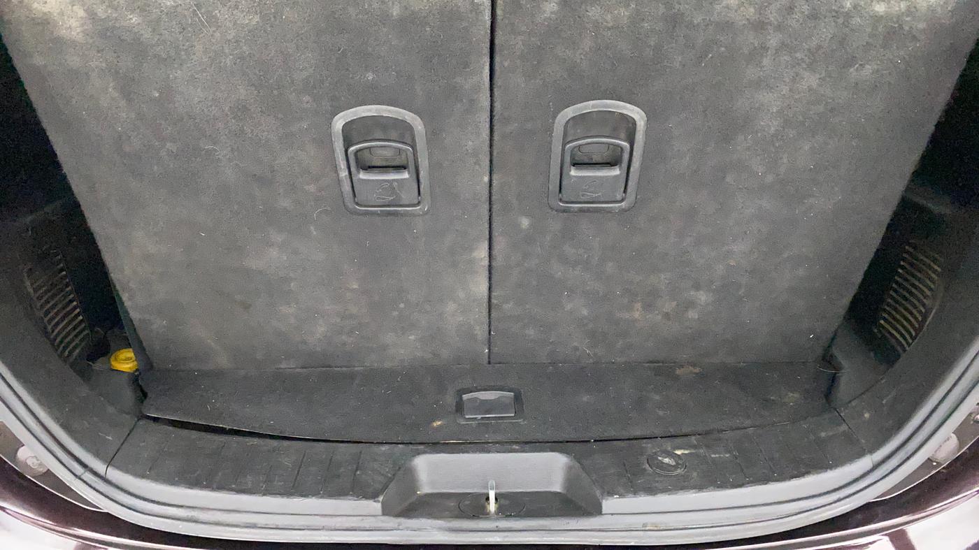 2013 Mahindra XUV500 W8, Diesel, Manual, 99,009 km, Boot Inside