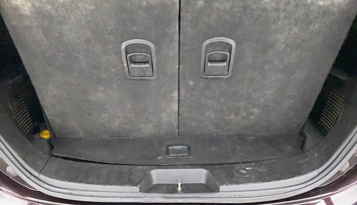 2013 Mahindra XUV500 W8, Diesel, Manual, 99,009 km, Boot Inside