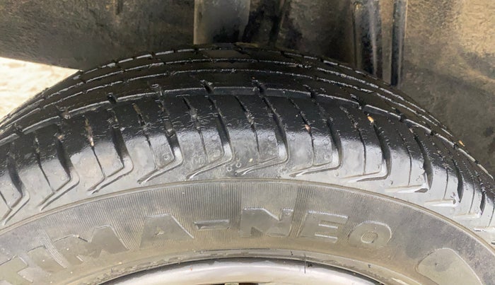 2017 Renault Kwid RXL 1.0, Petrol, Manual, 48,412 km, Right Rear Tyre Tread