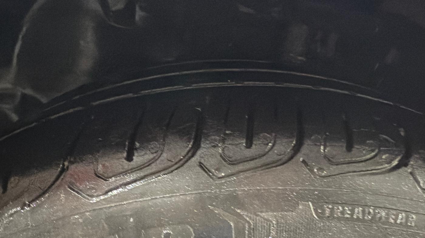 2023 Tata ALTROZ XZ PLUS SUNROOF CNG, CNG, Manual, 81,056 km, Left Front Tyre Tread