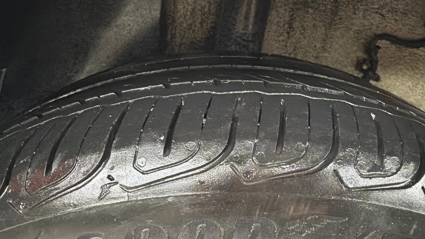 2023 Tata ALTROZ XZ PLUS SUNROOF CNG, CNG, Manual, 81,056 km, Right Rear Tyre Tread
