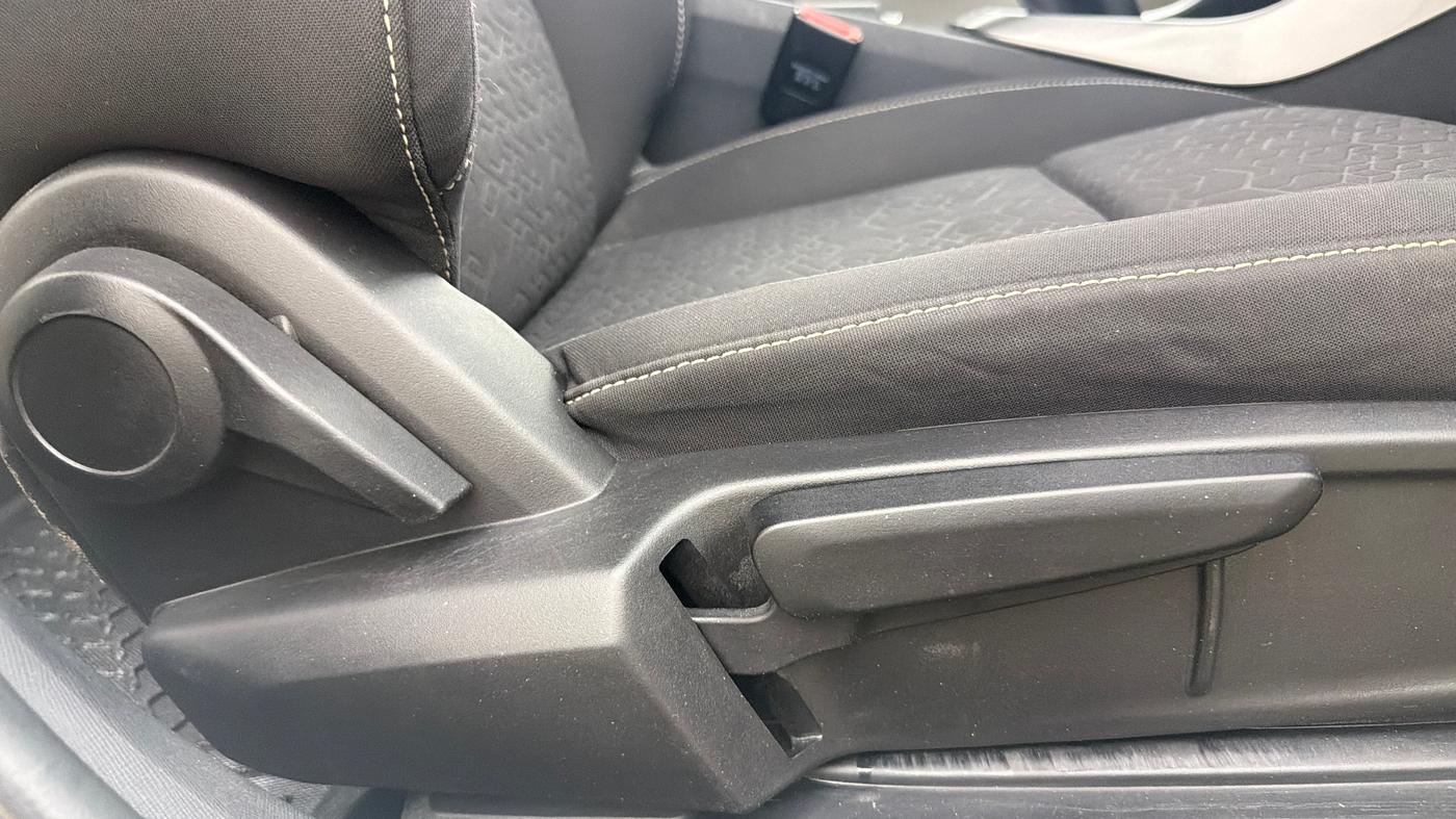2023 Tata ALTROZ XZ PLUS SUNROOF CNG, CNG, Manual, 81,056 km, Driver Side Adjustment Panel
