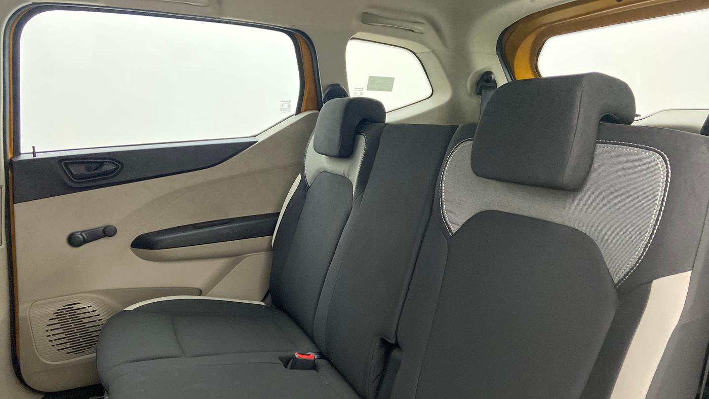 2019 Renault TRIBER 1.0 RXL PETROL, Petrol, Manual, 16,965 km, Right Side Rear Door Cabin