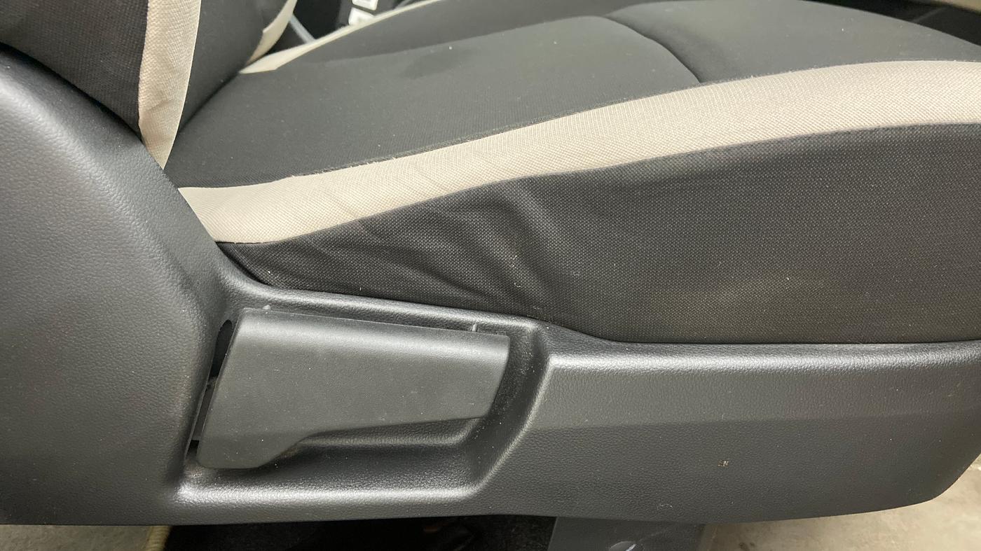 2019 Renault TRIBER 1.0 RXL PETROL, Petrol, Manual, 16,965 km, Driver Side Adjustment Panel
